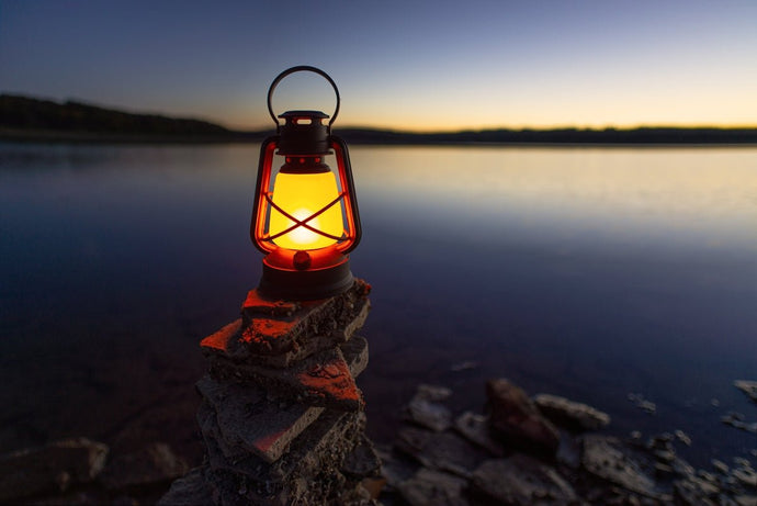Portable Lantern Lamp for All Your Reading and Camping Needs